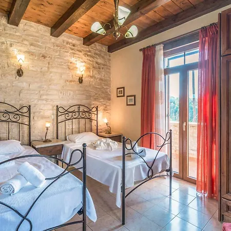 Marcos Chara Villa Asztéri